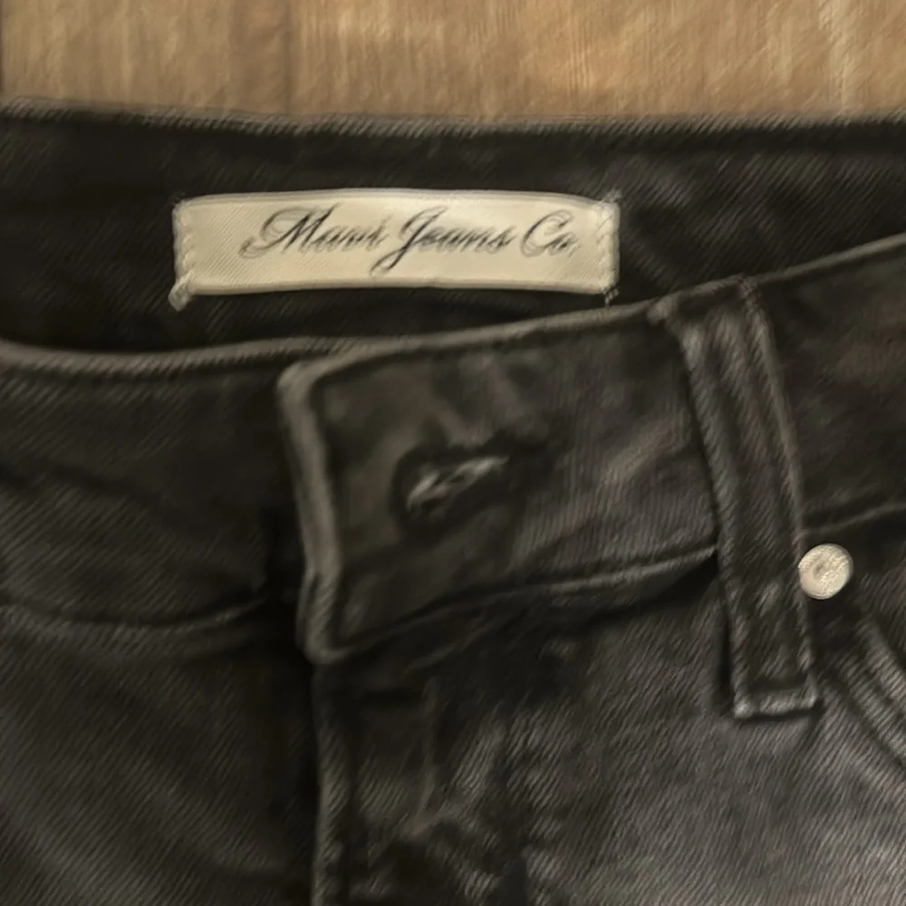 Mavi jeans co. Dark grey skinny jeans size 25 fits like a zero. - Picture 2 of 6